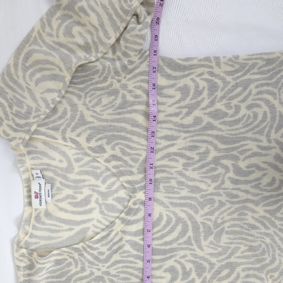 Vineyard Vines Superfine Merino Wool Animal Print V-Neck Sweater, size XS - Picture 8 of 13